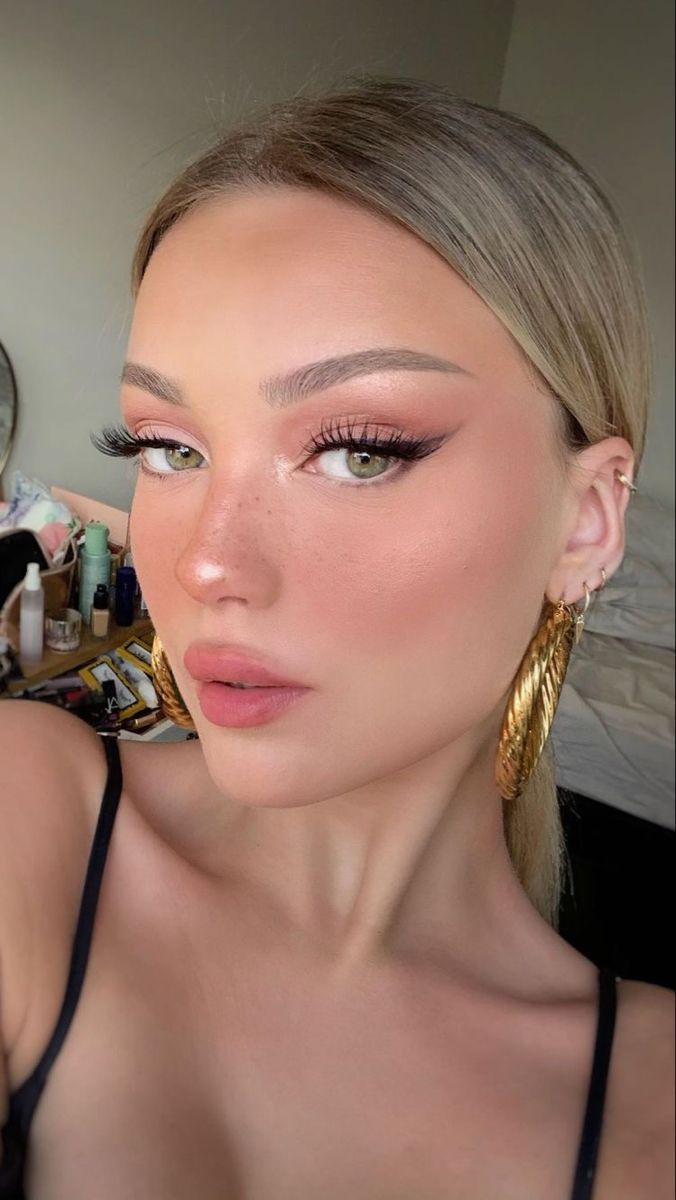 2026 Summer Makeup Trends: Test Sun-Kissed Looks with AI Filters